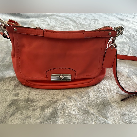 Coach cross body bag in beautiful coral color - Picture 2 of 6